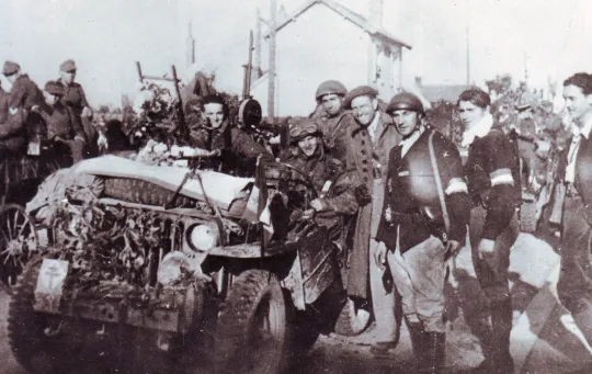 Libération d’Autun ; Les maquis étaient de mieux en mieux équipés et étaient épaulés par les jeep parachutées par le Spécial air service