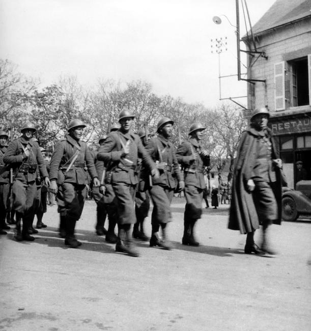 Soldats polonais à Saint-Renan (Finistère) avant leur départ pour Narvik, en Norvège, avril 1940 (Fonds du comité d’histoire de la Seconde Guerre mondiale).